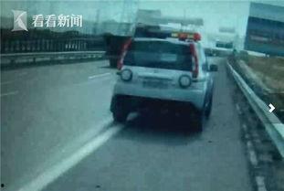 江苏交警吃瓜群众视频曝光,一幕引发网友热议的现场