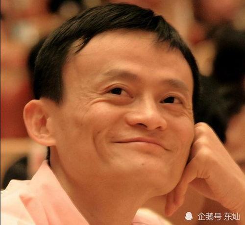 大爷吃瓜口齿不清视频,萌态十足引网友热议